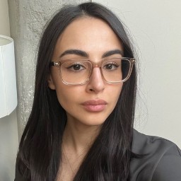 Алина Ахмаджонзода