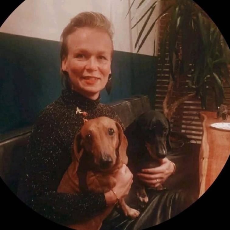DR SUSANNE YVETTE YOUNG